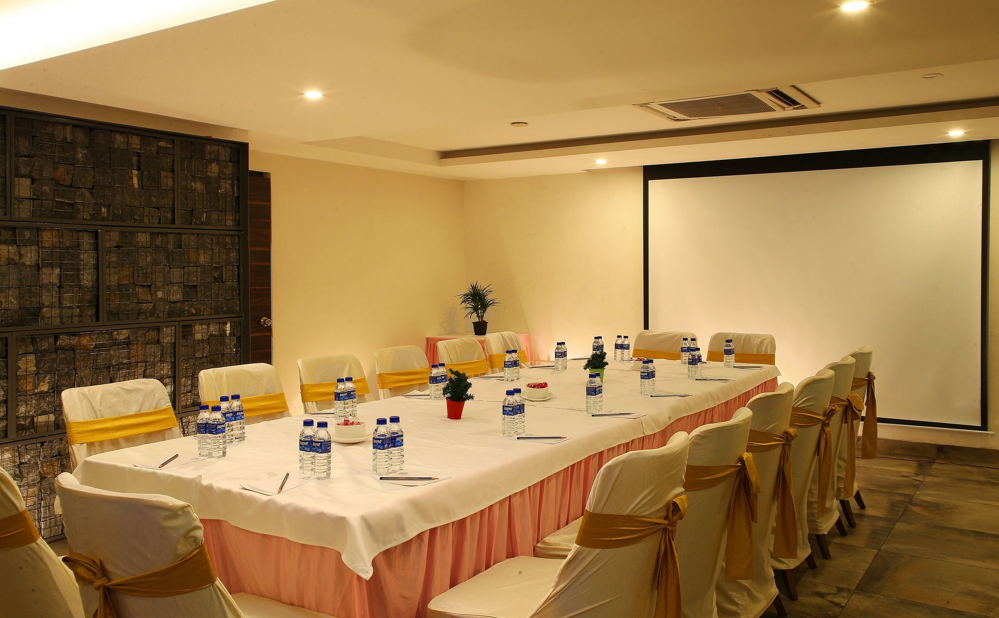 The Royale Senate Race Course, Bangalore Ngoại thất bức ảnh